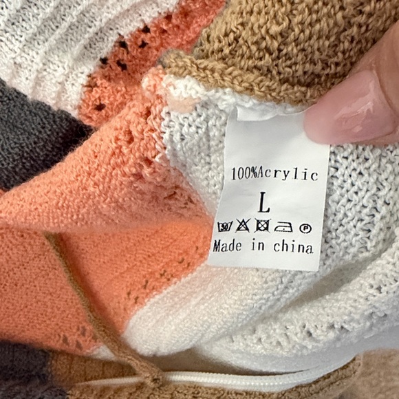 Colorblock Hooded Sweater - Picture 3 of 4